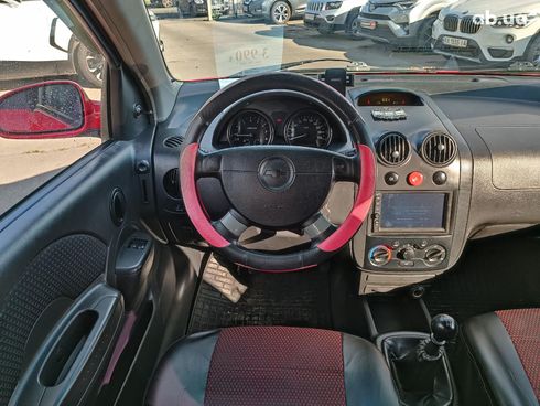 Chevrolet Aveo 2006 красный - фото 22