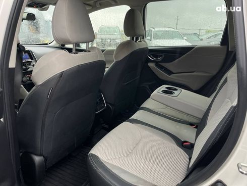 Subaru Forester 2018 белый - фото 15