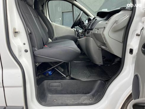 Renault Trafic 2014 белый - фото 27