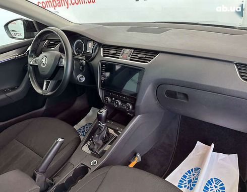 Skoda Octavia 2017 - фото 10
