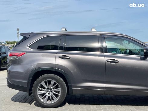 Toyota Highlander 2016 серый - фото 7