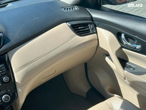 Nissan Rogue 2017 красный - фото 25