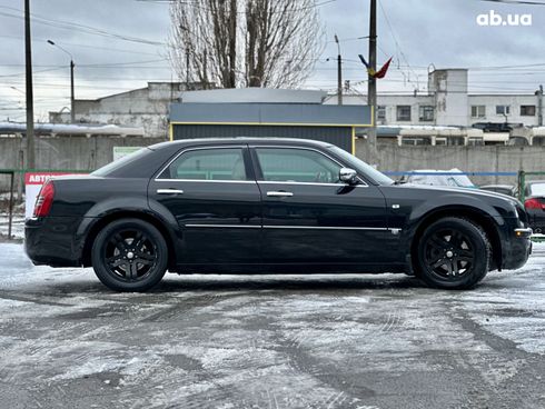 Chrysler 300C 2005 черный - фото 4