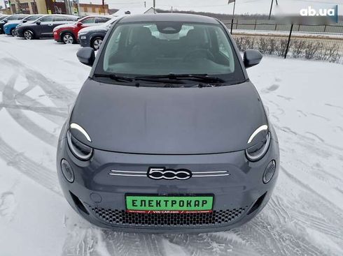 Fiat 500E 2022 - фото 8