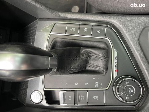 Volkswagen Tiguan 2017 белый - фото 32
