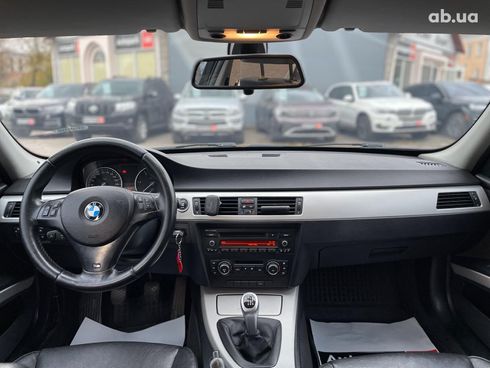 BMW 3 серия 2011 белый - фото 35