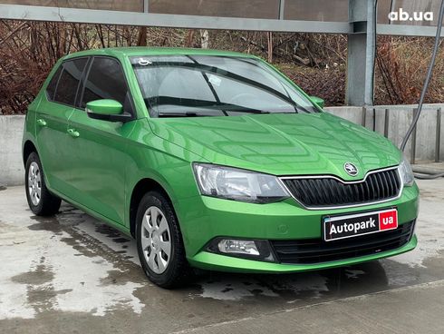 Skoda Fabia 2016 зеленый - фото 3