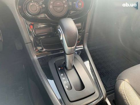 Ford Fiesta 2019 - фото 27