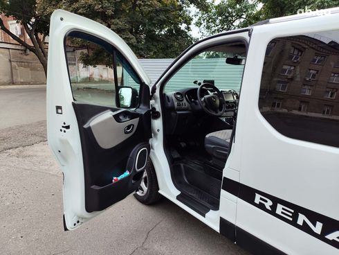 Renault Trafic 2018 белый - фото 16