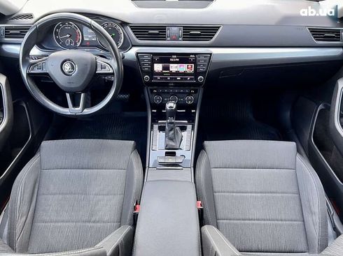 Skoda Superb 2016 - фото 28