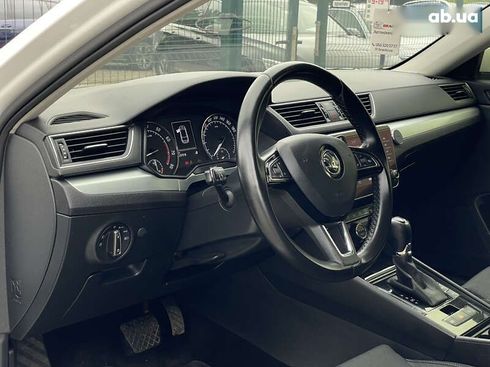 Skoda Superb 2017 - фото 26