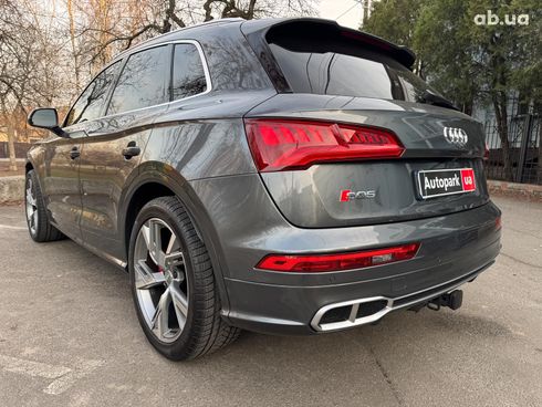 Audi SQ5 2018 серый - фото 15