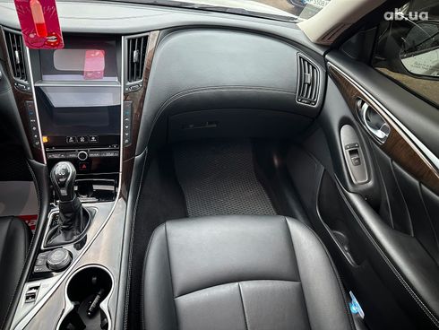 Infiniti Q50 2018 белый - фото 29