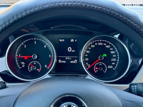 Volkswagen Touran 2018 бежевый - фото 30