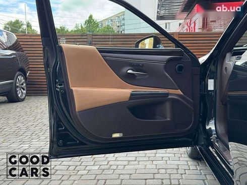 Lexus ES 2019 - фото 15