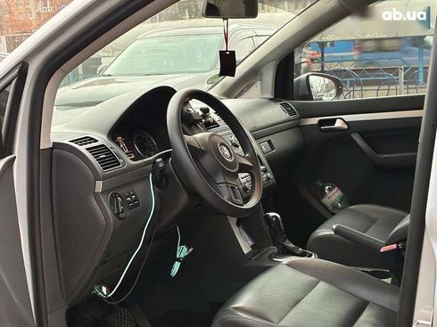 Volkswagen Touran 2015 - фото 8