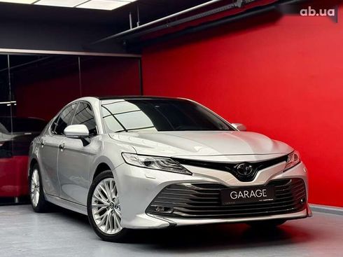 Toyota Camry 2019 - фото 13