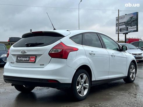 Ford Focus 2013 белый - фото 8