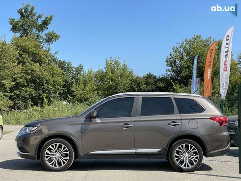 Mitsubishi Outlander 2016 - фото 12