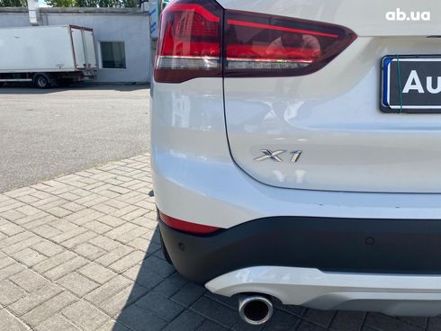 BMW X1 2020 белый - фото 4
