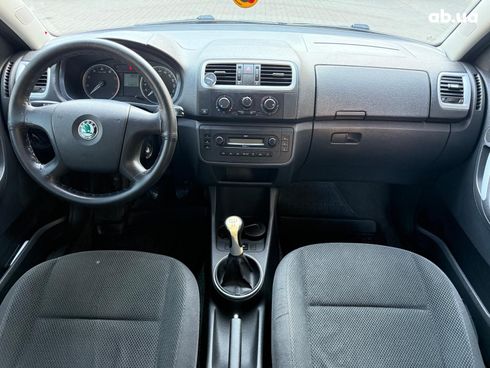 Skoda Fabia 2008 серый - фото 12