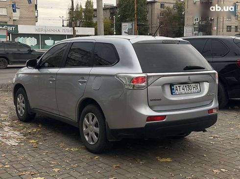 Mitsubishi Outlander 2012 - фото 10