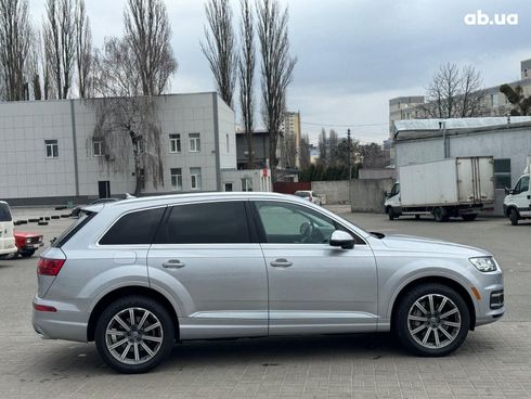 Audi Q7 2018 серый - фото 9