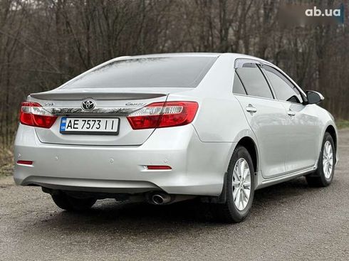 Toyota Camry 2011 - фото 6