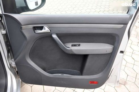 Volkswagen Touran 2010 - фото 25