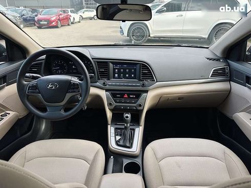 Hyundai Elantra 2017 - фото 18