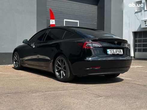 Tesla Model 3 2021 - фото 8