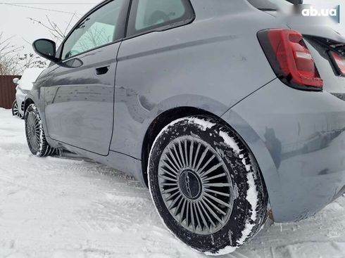 Fiat 500E 2022 - фото 16