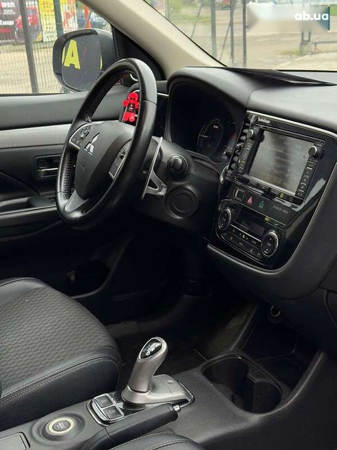Mitsubishi Outlander 2015 - фото 18
