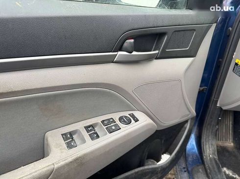 Hyundai Elantra 2017 - фото 8