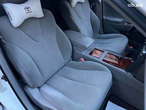 Toyota Camry 2010 белый - фото 75