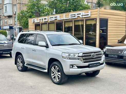 Toyota Land Cruiser 2017 - фото 3