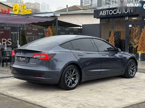 Tesla Model 3 2022 - фото 4