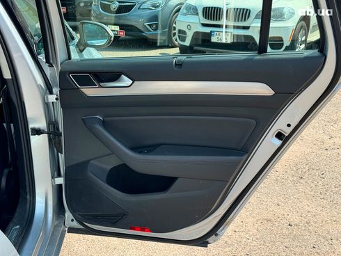 Volkswagen Passat 2015 серый - фото 26