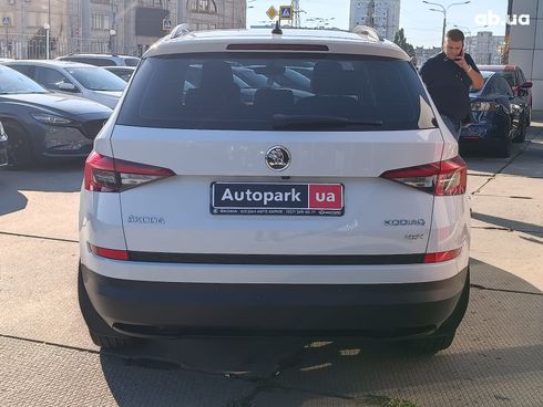 Skoda Kodiaq 2017 белый - фото 8