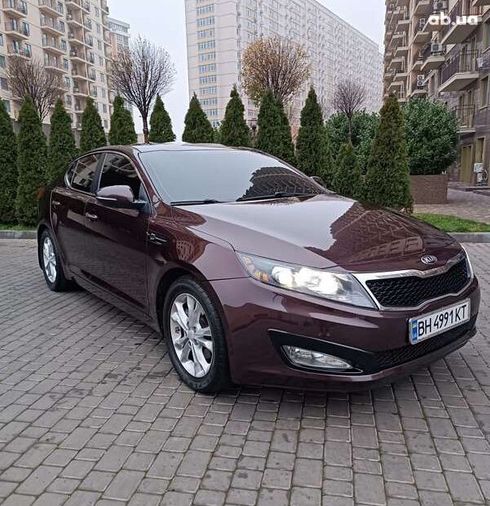 Kia Optima 2012 вишневый - фото 3