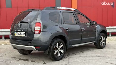 Renault Duster 2017 - фото 13