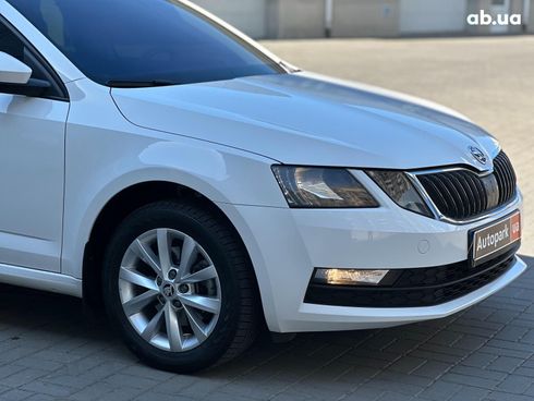 Skoda octavia a7 2019 белый - фото 29