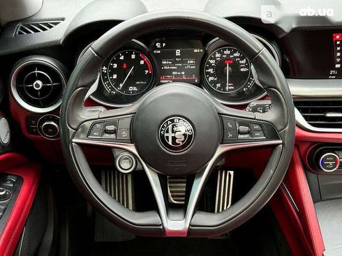 Alfa Romeo Stelvio 2017 - фото 29