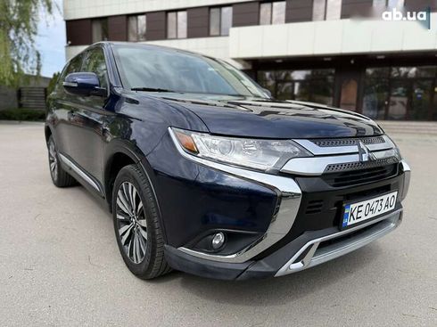 Mitsubishi Outlander 2019 - фото 5