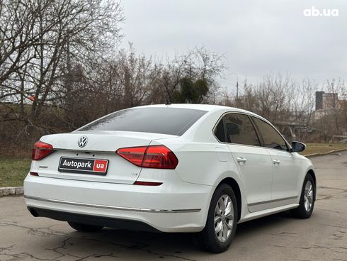 Volkswagen Passat 2016 белый - фото 9