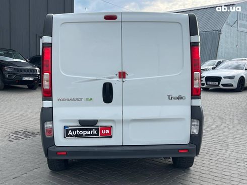 Renault Trafic 2014 белый - фото 9