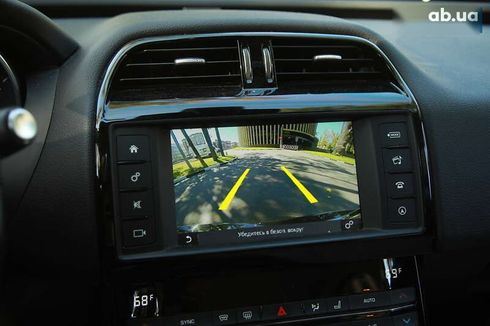 Jaguar XE 2016 - фото 16