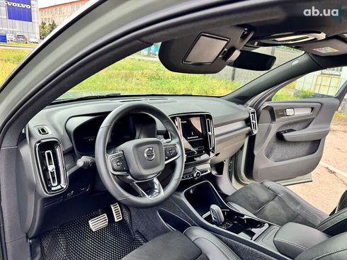 Volvo XC40 2021 - фото 27