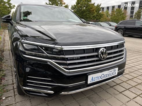 Volkswagen Touareg R 2023 - фото 36