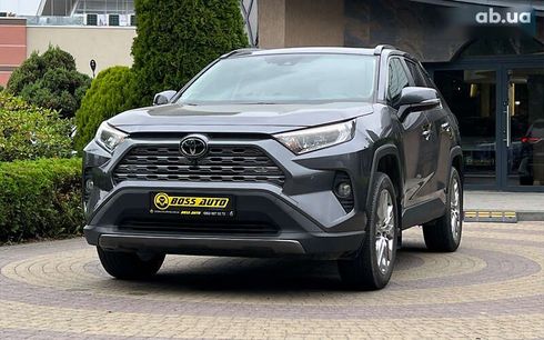 Toyota RAV4 2021 - фото 3